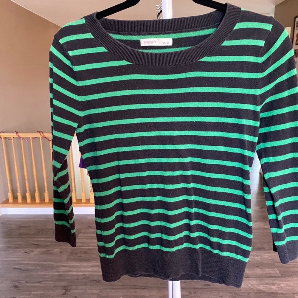 Lightweight sweater